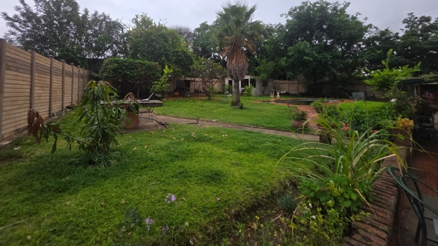 4 Bedroom Property for Sale in Geelhoutpark North West
